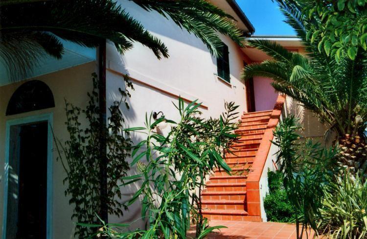 Bed&Breakfast Giardino Agritourist Controguerra ภายนอก รูปภาพ