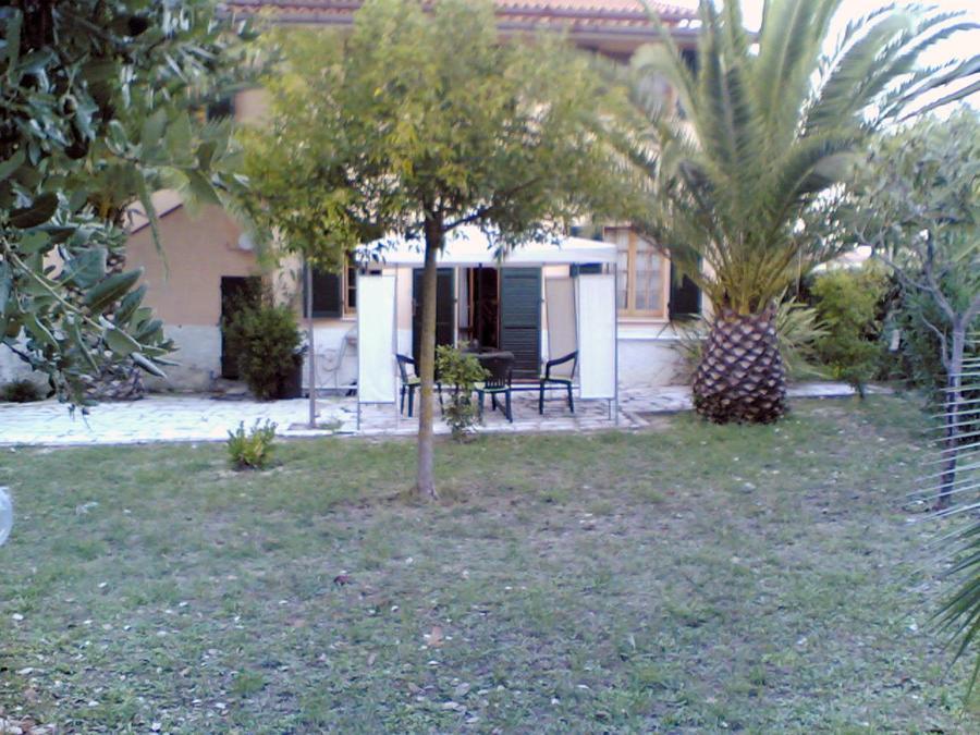 Bed&Breakfast Giardino Agritourist Controguerra ภายนอก รูปภาพ