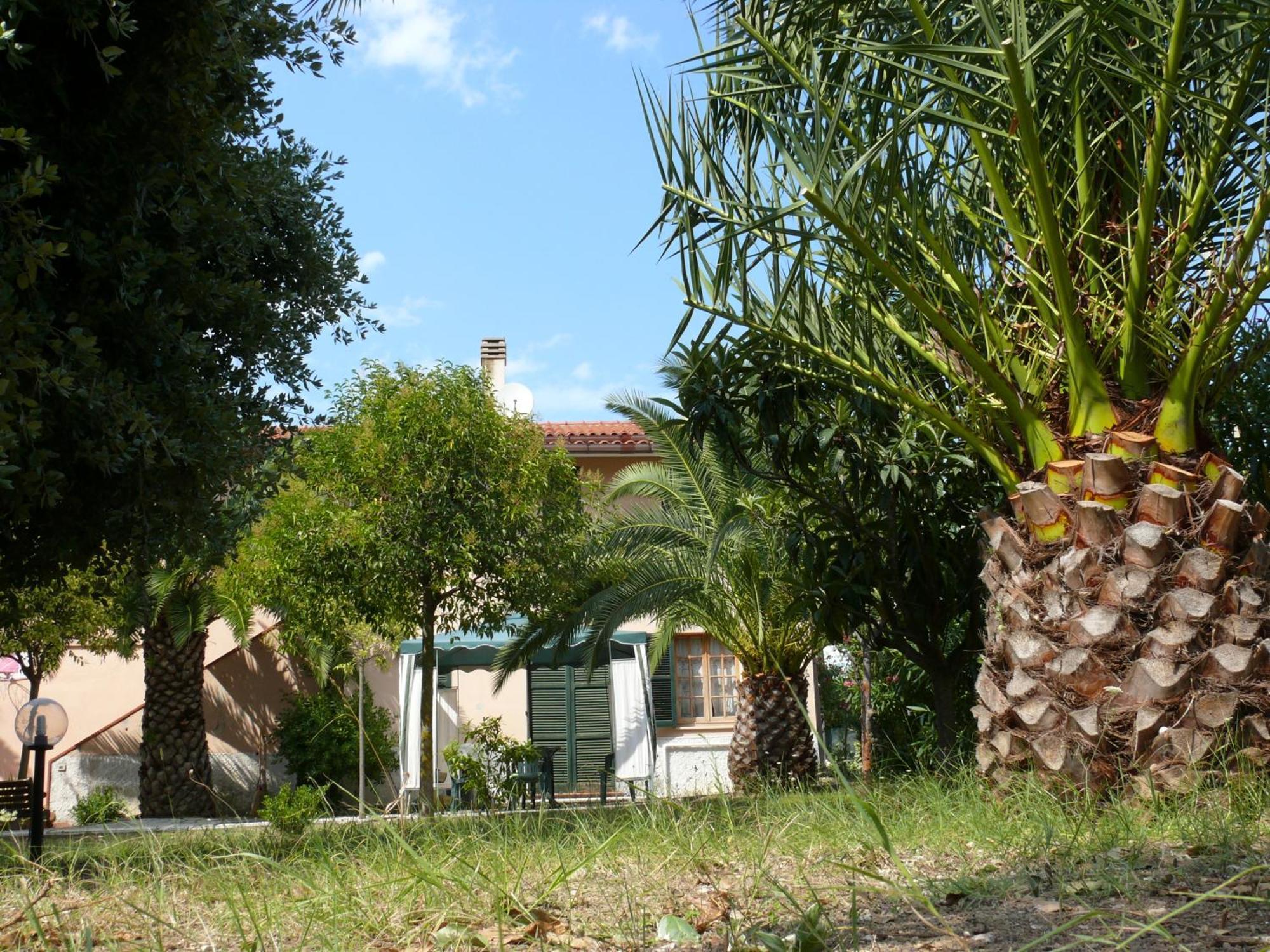 Bed&Breakfast Giardino Agritourist Controguerra ภายนอก รูปภาพ