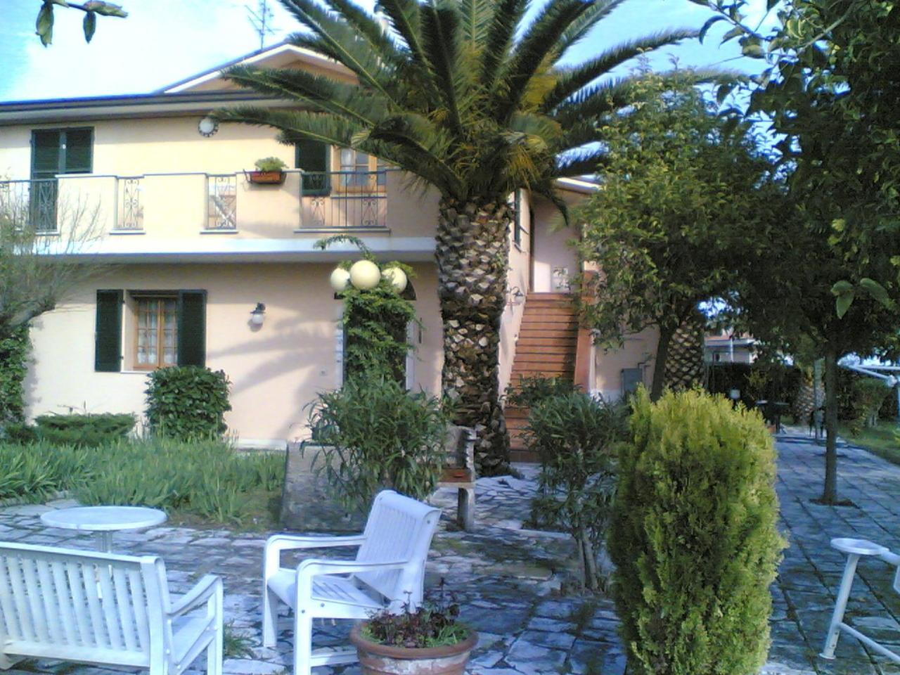 Bed&Breakfast Giardino Agritourist Controguerra ภายนอก รูปภาพ